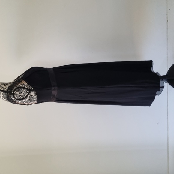 Contony, silk black/tan with lace detail dress, button-up back, v-neck, size 12 - Picture 4 of 10